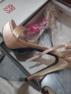 Ecs skin beige heels