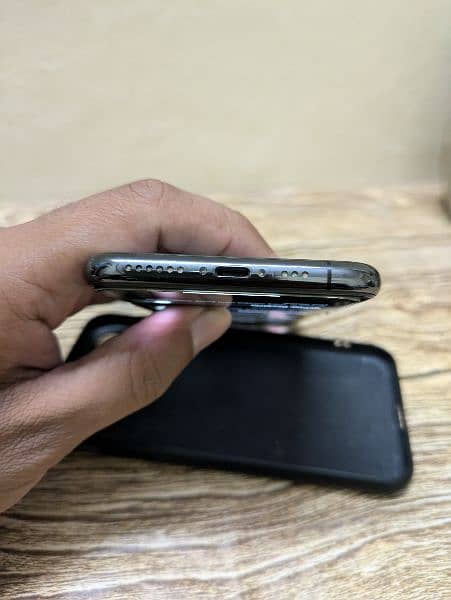 iPhone 11 pro 64 GB 2