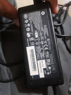 hp laptop original charger blue pin not used even for a single day