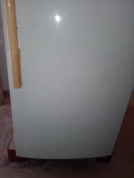 Samsung fridge no frost is for sale no issue very less in price 4