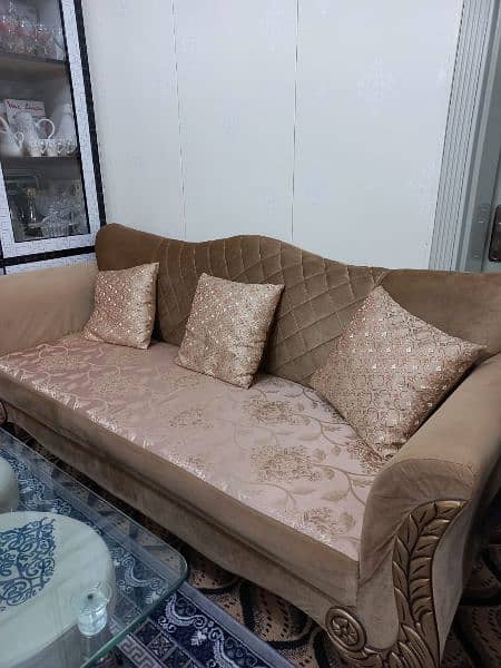 5seater sofa in brand new condition very less used 3