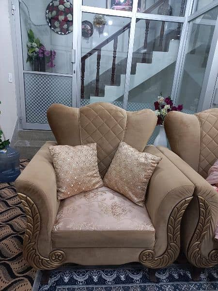 5seater sofa in brand new condition very less used 6