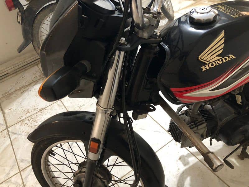 Honda cd 70 dream 9