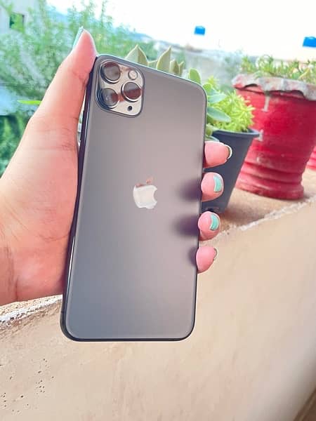 iphone 11 pro max Pta Approved 4