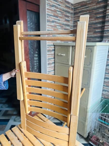 fouldable table and 2 chairs 3