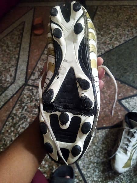 football shoes size 10 4