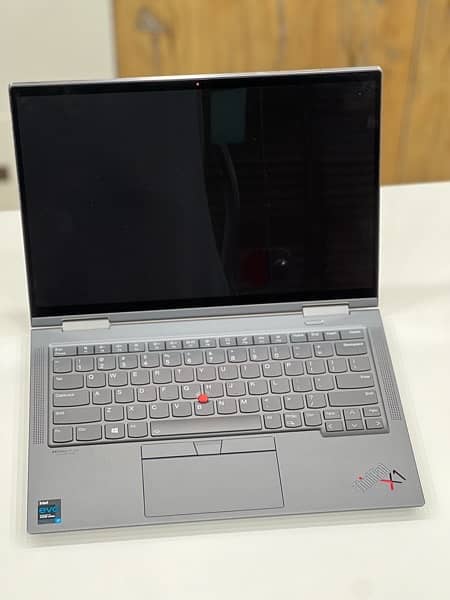 Lenovo X1 Yoga 10Gen i5 16Gb Ram 256Gb ssd intel UHD 2