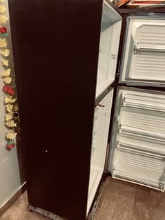 DAWLANCE LARGE SIZE 9188wbns model Refrigerator running condition