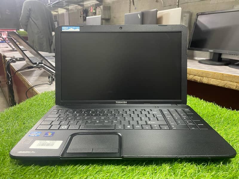 Toshiba Satellite Pro C850, (0322-8832611) 2