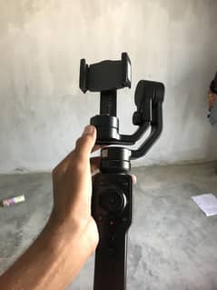 Zhiyun smooth 4