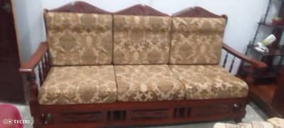 Sofa set For urgent sale in new condition