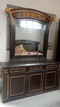 Dressing Table Wood  King Size For sale