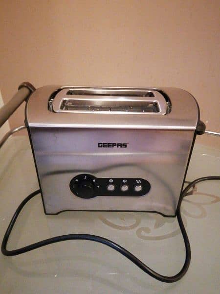 Geepas toaster for sale 0