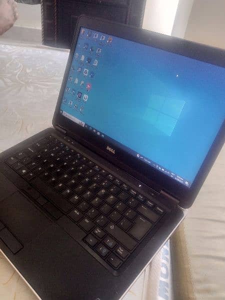 Dell latitude E7440 model 1