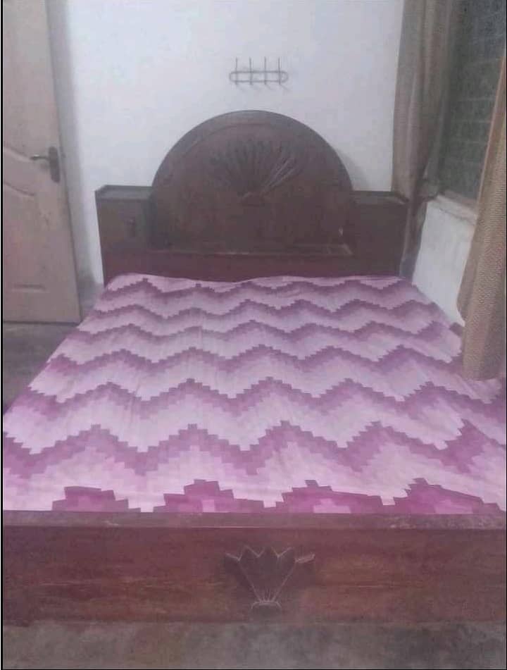 Double Bed Wooden in good Condition 1