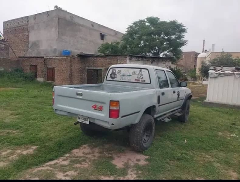 Toyota Hilux 1993 3