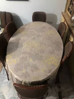 urgent sale of dinning table with 6 chairs