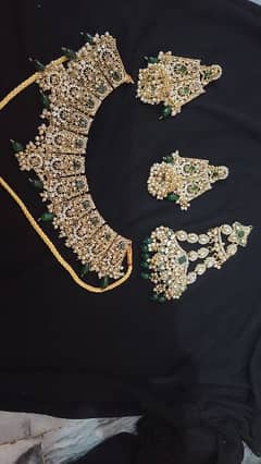 Heavy jewelry set with Tikka jhumar