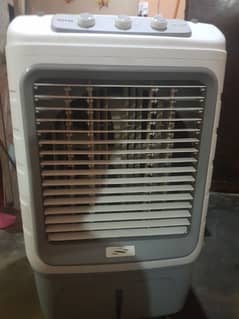 Royal air cooler only 10 days use 10/10 New urgent sale