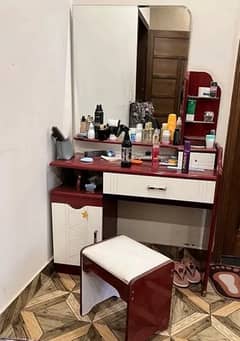 Modern Japanese Style Dressing Table With Stool