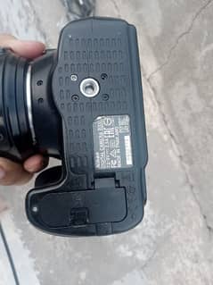 DSLR Nikon D3300 rate Thora less kr lu ga Urgent Sale Come IB