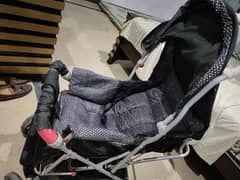 baby walker/ pram in new condition urgent sell