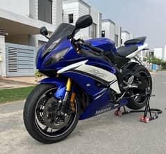 YAMAHA R6 2011