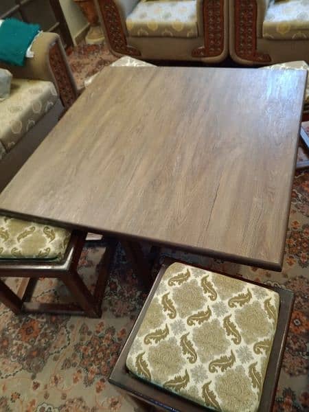 dining table with 4 stool 1