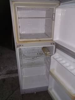 Dawlance fridge 9122