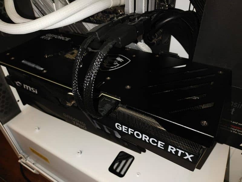 MSI Geforce RTX 4070 TI gaming x trio 8