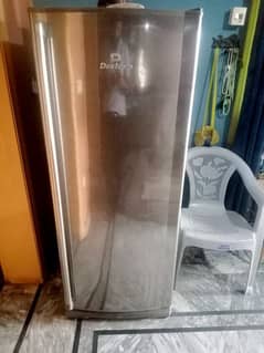 vertical dowlance freezer