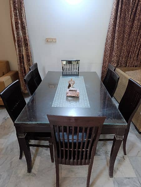 8 seater dinning table in pure wood 4