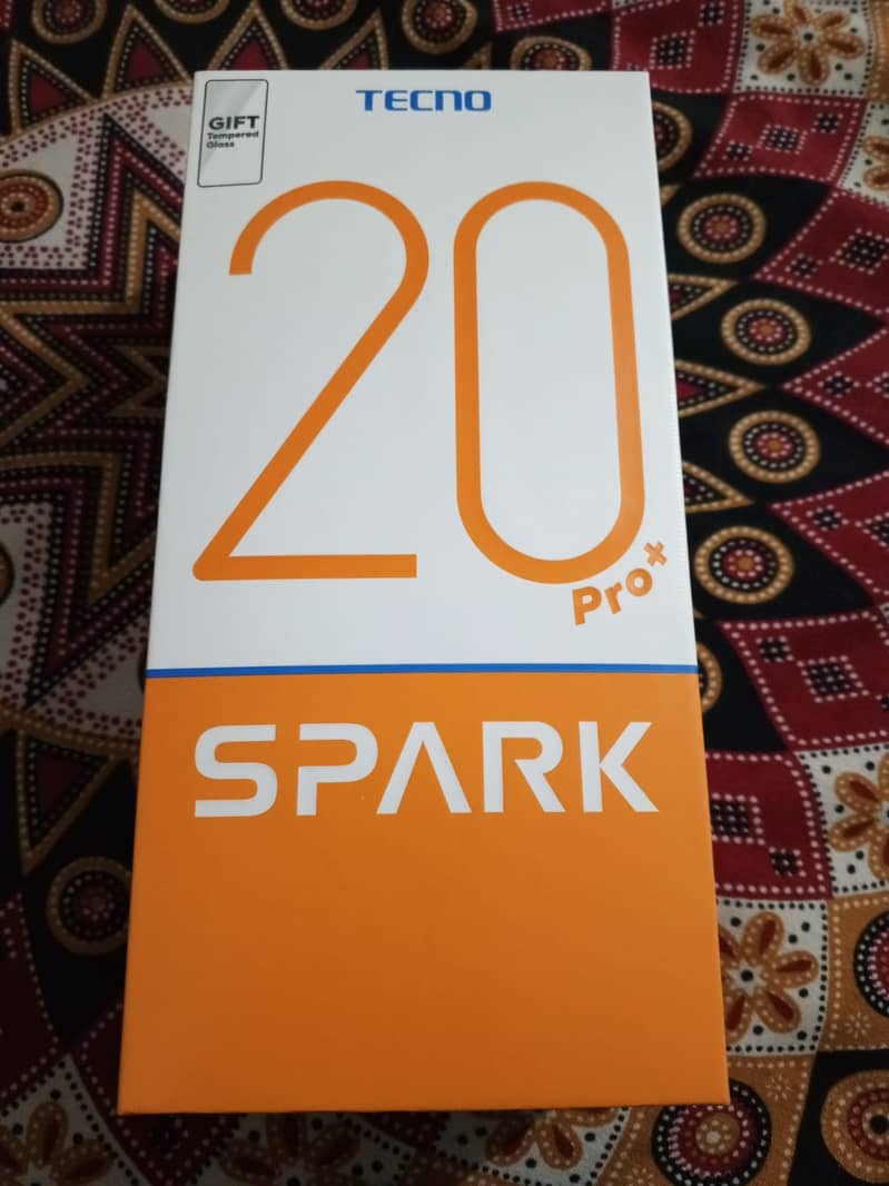 Tecno spark 20 pro plus. . . . 8/256 2