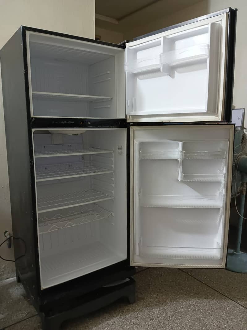 Fridge Large size Just like new (6-8 Months used) 6