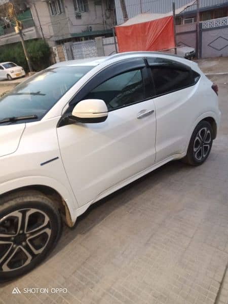 Honda Vezel 2015 full option full orignal first owmer 9