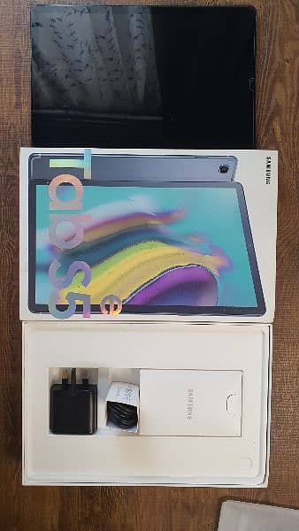 Samsung Galaxy Tab S5e like new 0