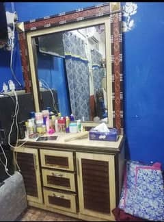 Dressing table wooden