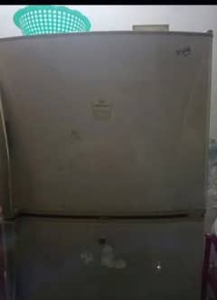 dawlance fridge full size in best condition