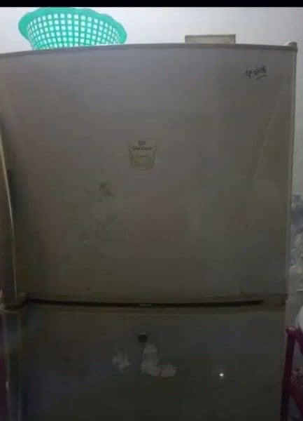 dawlance fridge full size in best condition 0