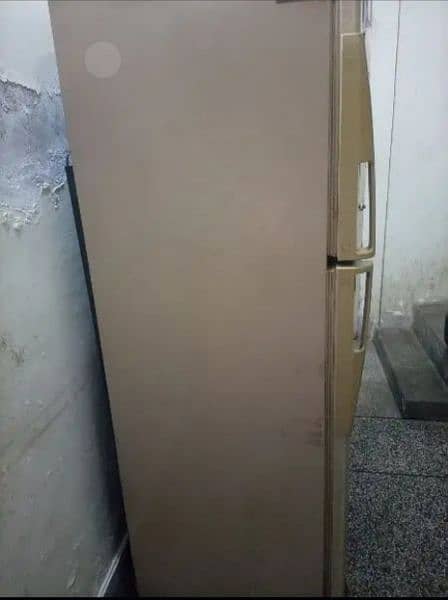 dawlance fridge full size in best condition 1