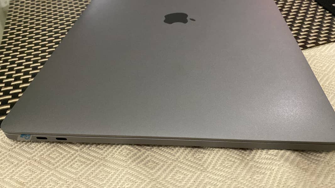 MacBook Pro 2019 0