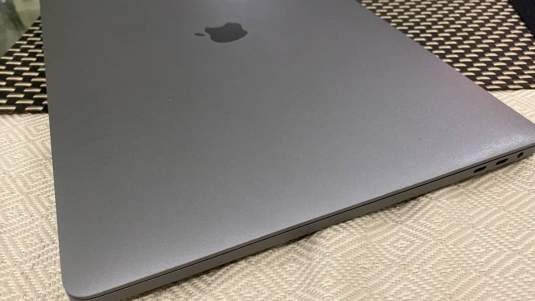 MacBook Pro 2019 1