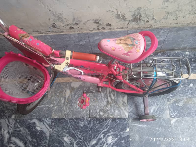 Slightly used bicycle for girls 5