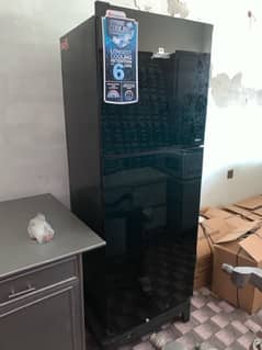 dawlance refrigerator medium size sell urgently