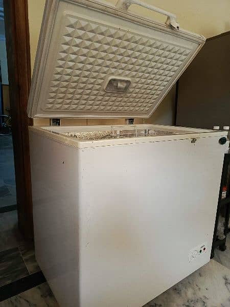 Single Door Deep Freezer For Sale 3