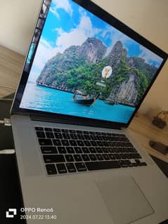 Mac Book Pro 15 inch Mid 2015