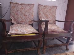 4 chairs single single wood