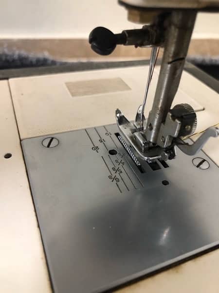 Genome Orginal Japenese Sewing machine Automatic 6