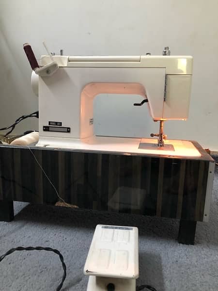 Genome Orginal Japenese Sewing machine Automatic 7