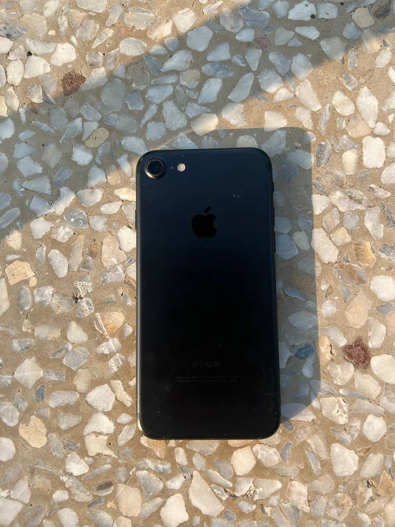 Apple iPhone 7 | Almost new in condition | 32 GB | PTA Approved 2